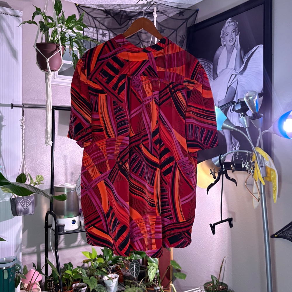 A Personal Touch Women's Abstract Print Button Up Shirt Top Red Pink Orange M
